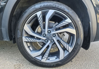 Подержанный автомобиль Geely Monjaro 2023 года (10 фото)