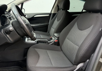 Подержанный автомобиль Citroen C4 Sedan 2013 года (10 фото)