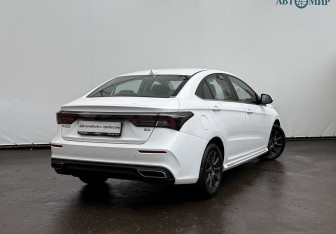 Подержанный автомобиль Omoda S5 2024 года (5 фото)