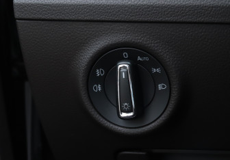 Подержанный автомобиль Skoda Superb Liftback 2015 года (21 фото)