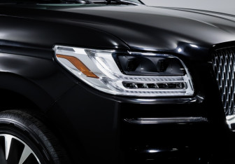 Подержанный автомобиль Lincoln Navigator 2021 года (16 фото)