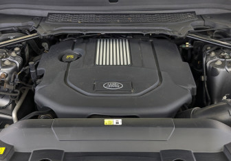 Подержанный автомобиль Land Rover Range Rover Sport 2015 года (9 фото)