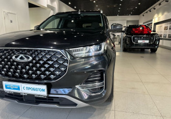Подержанный автомобиль Chery Tiggo 8 Pro 2021 года (8 фото)