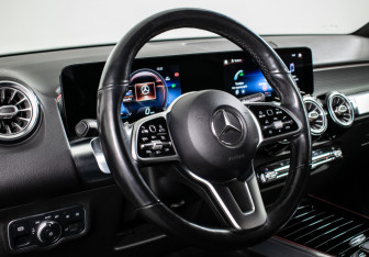 Подержанный автомобиль Mercedes-Benz GLB 2020 года (13 фото)