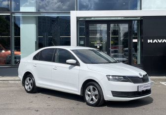 Подержанный автомобиль Skoda Rapid Liftback 2020 года (3 фото)