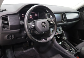 Подержанный автомобиль Skoda Kodiaq 2022 года (11 фото)