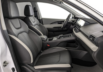 Подержанный автомобиль Evolute i-PRO 2022 года (23 фото)