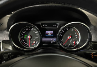 Подержанный автомобиль Mercedes-Benz GLE 2017 года (11 фото)