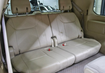 Подержанный автомобиль Lexus LX 2008 года (13 фото)