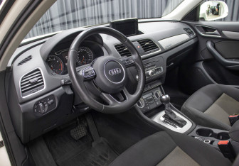 Подержанный автомобиль Audi Q3 2013 года (16 фото)
