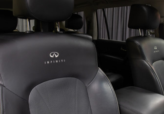 Подержанный автомобиль Infiniti QX56 2011 года (13 фото)