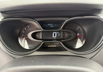 Подержанный автомобиль Renault Kaptur 2017 года (13 фото)