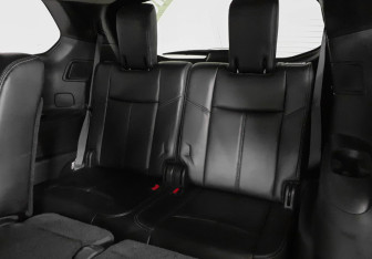 Подержанный автомобиль Nissan Pathfinder 2014 года (11 фото)