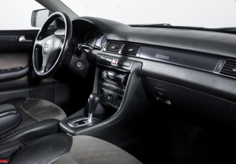 Подержанный автомобиль Audi A6 allroad 2004 года (9 фото)