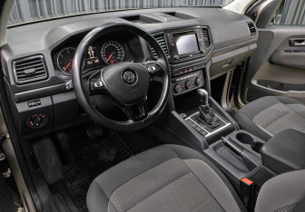 Подержанный автомобиль Volkswagen Amarok 2018 года (16 фото)