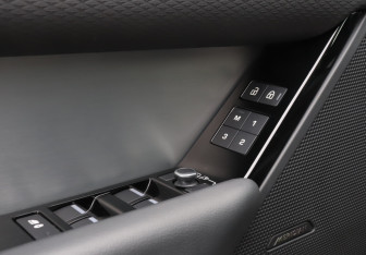 Подержанный автомобиль Land Rover Range Rover Velar 2020 года (23 фото)
