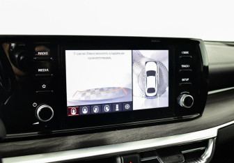 Подержанный автомобиль Kia K5 2021 года (8 фото)