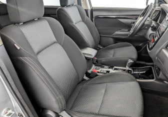 Подержанный автомобиль Mitsubishi Outlander 2019 года (23 фото)