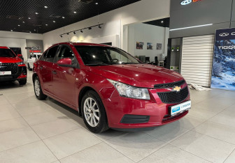 Подержанный автомобиль Chevrolet Cruze Sedan 2011 года (3 фото)