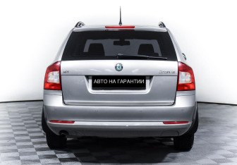 Подержанный автомобиль Skoda Octavia Wagon 2012 года (6 фото)