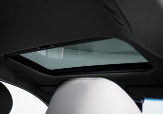 Подержанный автомобиль Kia Carnival 2016 года (20 фото)