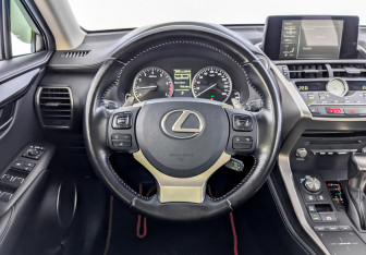 Подержанный автомобиль Lexus NX 2020 года (21 фото)