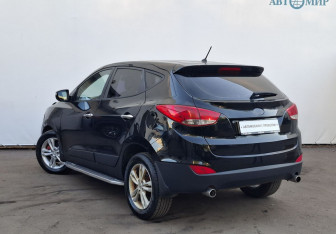 Подержанный автомобиль Hyundai ix35 2011 года (7 фото)