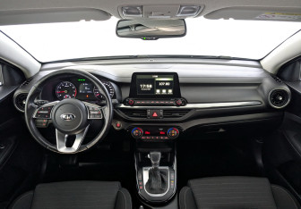 Подержанный автомобиль Kia Cerato Sedan 2019 года (14 фото)