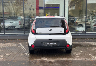 Подержанный автомобиль Kia Soul 2016 года (7 фото)