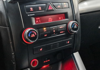 Подержанный автомобиль Kia Sorento 2011 года (20 фото)