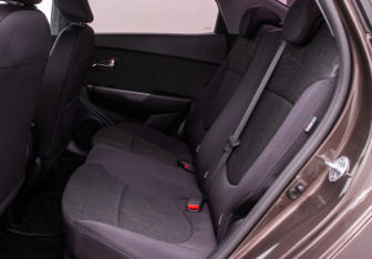 Подержанный автомобиль Kia Rio Sedan 2016 года (11 фото)