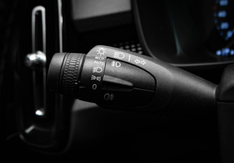 Подержанный автомобиль Volvo XC40 2019 года (12 фото)