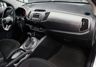 Подержанный автомобиль Kia Sportage 2012 года (7 фото)