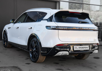 Подержанный автомобиль Voyah Free 2023 года (6 фото)