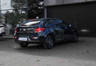 Подержанный автомобиль Chevrolet Cruze Hatchback 2012 года (4 фото)