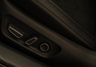 Подержанный автомобиль Toyota Camry Sedan 2024 года (16 фото)