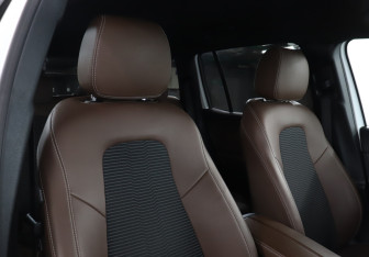 Подержанный автомобиль Mercedes-Benz GLB 2021 года (16 фото)