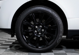 Подержанный автомобиль Land Rover Range Rover 2015 года (15 фото)