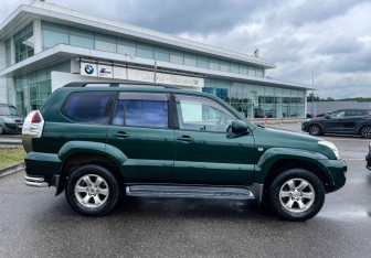 Подержанный автомобиль Toyota Land Cruiser Prado 2004 года (4 фото)