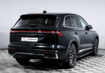 Подержанный автомобиль Geely Monjaro 2024 года (5 фото)