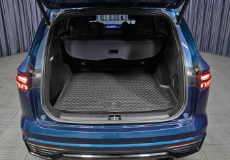 Подержанный автомобиль Geely Monjaro 2023 года (10 фото)