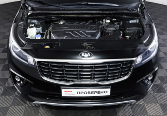 Подержанный автомобиль Kia Carnival 2018 года (9 фото)
