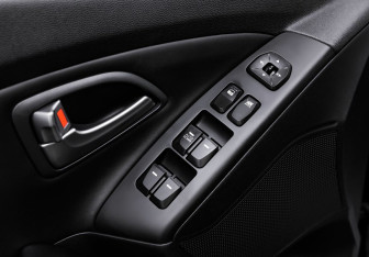 Подержанный автомобиль Hyundai ix35 2015 года (14 фото)