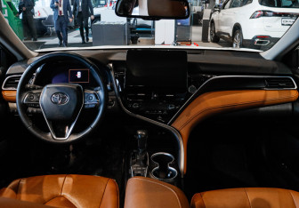 Подержанный автомобиль Toyota Camry Sedan 2022 года (11 фото)