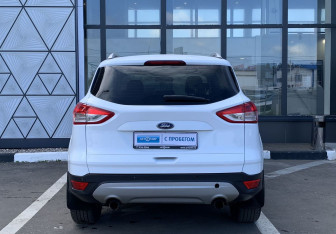 Подержанный автомобиль Ford Kuga 2014 года (7 фото)