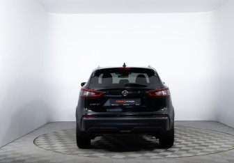 Подержанный автомобиль Nissan Qashqai 2020 года (6 фото)