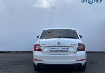 Подержанный автомобиль Skoda Octavia Liftback 2013 года (6 фото)