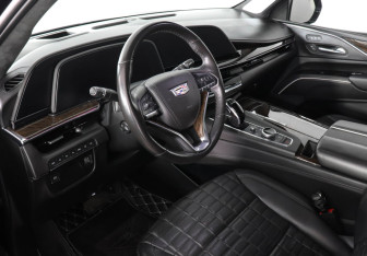 Подержанный автомобиль Cadillac Escalade Suv 2022 года (11 фото)