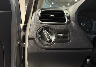 Подержанный автомобиль Volkswagen Polo Sedan 2011 года (8 фото)
