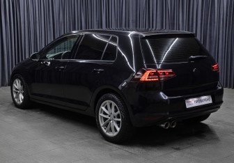 Подержанный автомобиль Volkswagen Golf Hatchback 2013 года (7 фото)